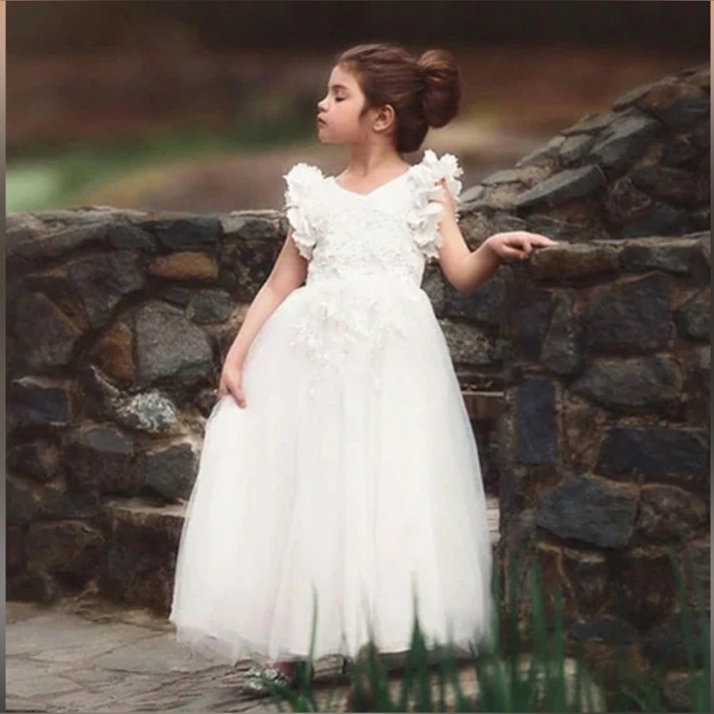 NWT.  Trish Scully Bianca Gown in White